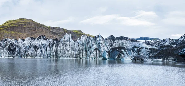 Basalt Kőoszlopok Oszlopok Reynisfjara Strand Közelében Vik Dél Izland Egyedülálló — Stock Fotó