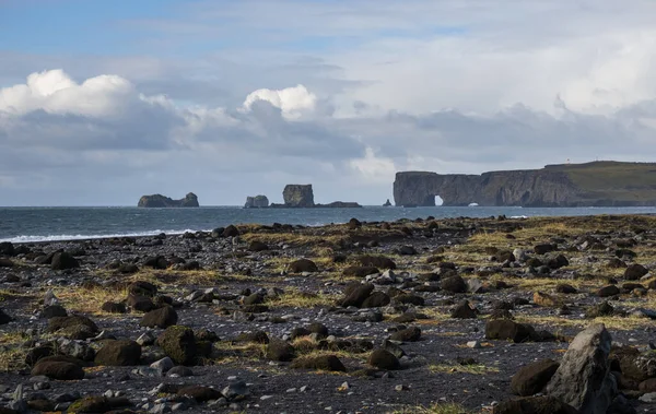 Schilderachtige Herfst Dyrholaey Cape Rotsformaties Uitzicht Vanaf Reynisfjara Oceaan Zwarte — Stockfoto