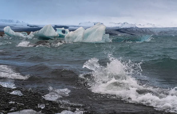 빙하호 아이슬란드 미쿠리컬 빙하의 꼭대기에 대서양의 가장자리 근처에 나지르 바트나 — 스톡 사진