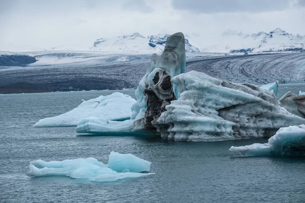 Παγετώδη Λίμνη Jokulsarlon Λιμνοθάλασσα Παγόβουνα Ισλανδία Βρίσκεται Κοντά Στην Άκρη — Φωτογραφία Αρχείου