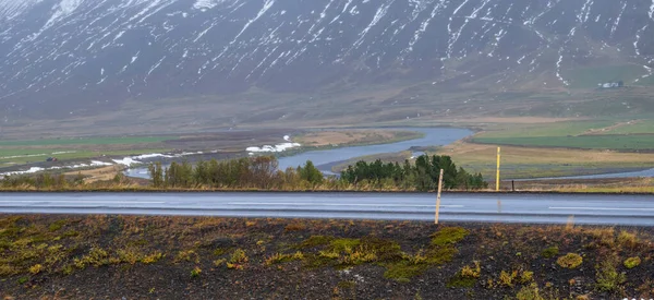 Дорога Вид Горы Время Автопробега Исландии Захватывающий Исландский Пейзаж Живописной — стоковое фото