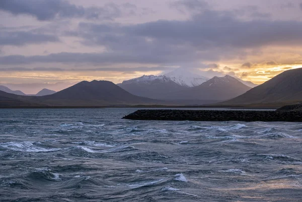 웨스트 아이슬란드의 자동차 여행중에 Kolgrafafifordur Fjord Bay 경치가 아름다운 아이슬란드 — 스톡 사진