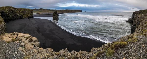 Γραφική Φθινοπωρινή Θέα Στον Ωκεανό Reynisfjara Μαύρη Ηφαιστειακή Άμμο Παραλία — Φωτογραφία Αρχείου