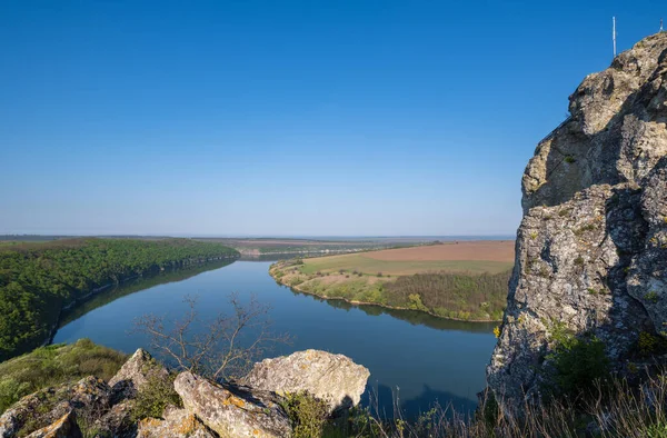 Dnister Nehri Kanyonu Nun Muhteşem Bahar Manzarası Resimli Kayalar Tarlalar — Stok fotoğraf