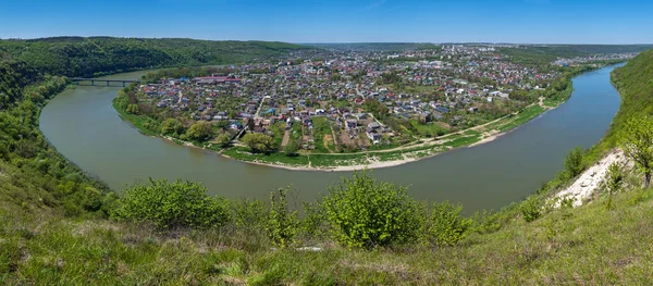 Dnister川キャニオンの素晴らしい春の景色 ウクライナのTernopil地域のZalishchyky町への表示 — ストック写真