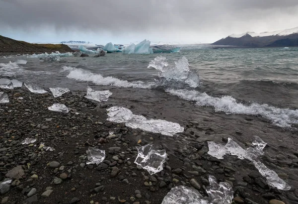 Παγωμένη Λίμνη Jokulsarlon Λιμνοθάλασσα Παγόβουνα Ισλανδία Βρίσκεται Κοντά Στην Άκρη — Φωτογραφία Αρχείου