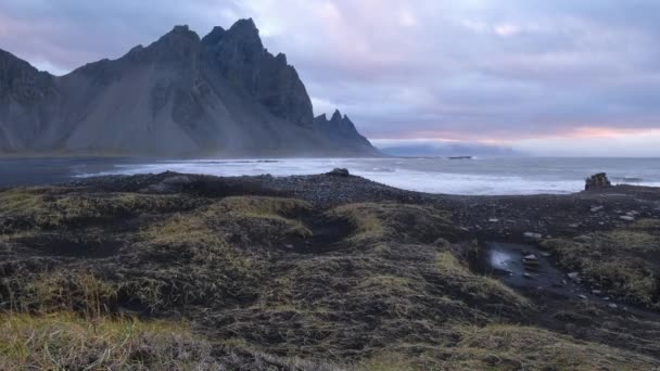 Sunrise Stoksnes Tanjung Pantai Laut Dan Gunung Vestrahorn Islandia Pemandangan — Stok Video