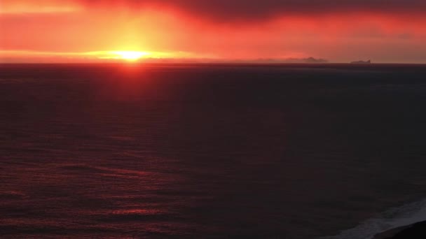 Vista Del Atardecer Del Océano Desde Dyrholaey Cape Vik Islandia — Vídeo de stock