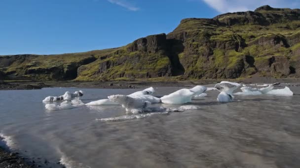 아이슬란드 남부에 빙하의 그림같은 모습입니다 빙하의 카틀라 화산에서 미끄러지고 있습니다 — 비디오