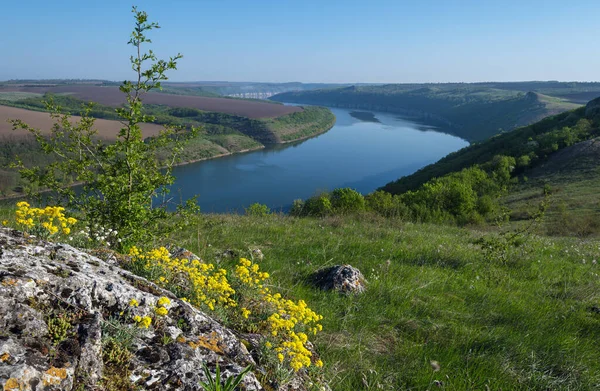 Erstaunlicher Frühlingsblick Auf Den Dnister River Canyon Mit Malerischen Felsen — Stockfoto