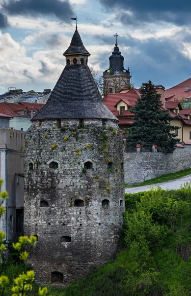 Widok Mostu Novoplanivskiy Średniowiecznych Wież Twierdzy Kamianets Podilskyi Starego Miasta — Zdjęcie stockowe