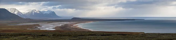 Batı Zlanda Highlands Snaefellsnes Yarımadası Snaefellsjokull Ulusal Parkı Ndaki Otomobil — Stok fotoğraf