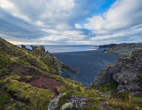 西アイスランドの高地 Snaefellsnes半島 Snaefellsjokull国立公園 壮大なDupalonssandur黒い火山ビーチでの自動車旅行中に表示されます溶岩岩 — ストック写真