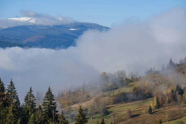 Nublado Nebuloso Mañana Finales Otoño Montañas Escena Paisaje Pintoresco Pacífico —  Fotos de Stock