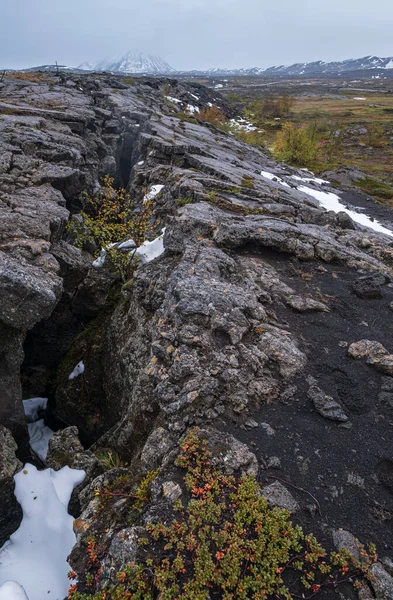 Большая Трещина Черной Вулканической Лаве Лава Поле Dimmuborgir Близ Myvatn — стоковое фото