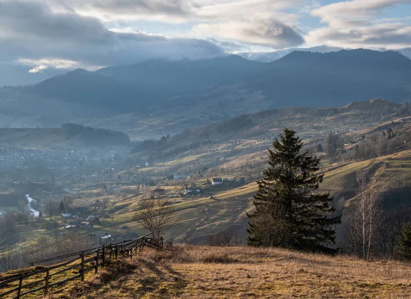 Derniers Jours Beau Temps Dans Campagne Montagne Automne Scène Paisible — Photo