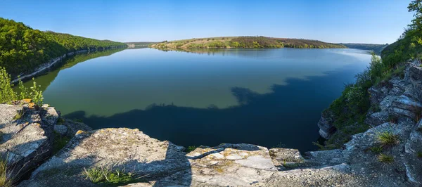 Dnister Nehri Kanyonu Nun Muhteşem Bahar Manzarası Resimli Kayalar Tarlalar — Stok fotoğraf