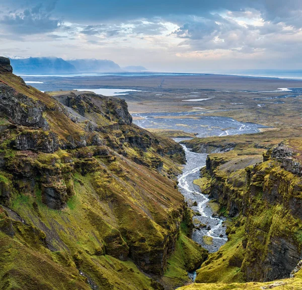 Hermosa Vista Otoño Desde Mulagljufur Canyon Hasta Glaciar Fjallsarlon Con — Foto de Stock