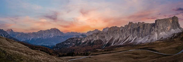 Итальянские Доломиты Горный Спокойный Вечерний Закат Панорама Giau Pass Живописный — стоковое фото