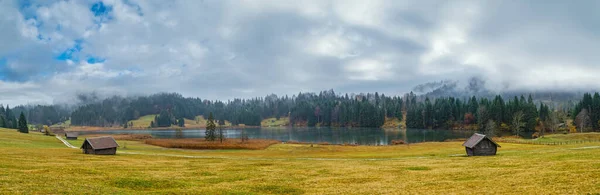 Alp Gölü Geroldee Veya Wagenbruchsee Bavyera Almanya Sonbahar Bulutlu Sisli — Stok fotoğraf