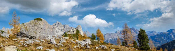 Сонячні Мальовничі Осінні Альпійські Доломіти Скелясті Гірські Краєвиди Від Проходу — стокове фото
