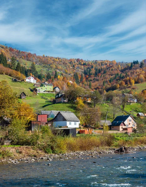 Autunno Montagna Dei Carpazi Bianco Tysa Paesaggio Fluviale Con Alberi — Foto Stock