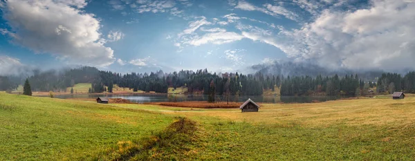 Lago Alpino Geroldee Wagenbruchsee Baviera Alemania Otoño Nublado Niebla Día — Foto de Stock