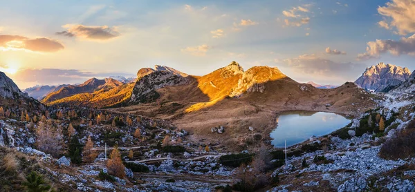 Frühherbstliche Berglandschaft Den Dolomiten Ruhiger Valparola Pass Und Seeblick Belluno — Stockfoto