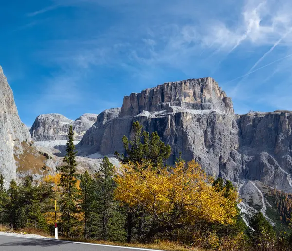 Scena Górska Dolomitów Jesiennych Sudtirol Włochy Spokojny Widok Pobliżu Przełęczy — Zdjęcie stockowe