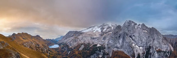 Outono Noite Alpino Dolomitas Cena Montanha Partir Trilhas Betwen Pordoi — Fotografia de Stock