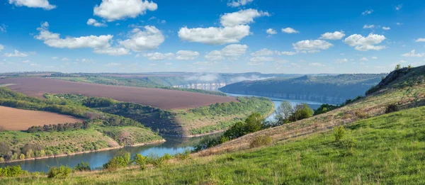 Incrível Vista Primavera Desfiladeiro Rio Dnister Com Pitorescas Rochas Campos — Fotografia de Stock