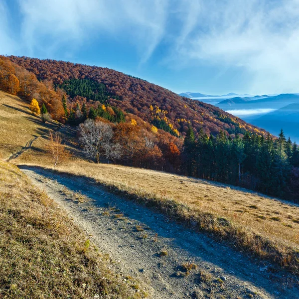 Rural Road Autumn Mountain Colorful Forest Slope Clouds Peaks — Stock Photo, Image