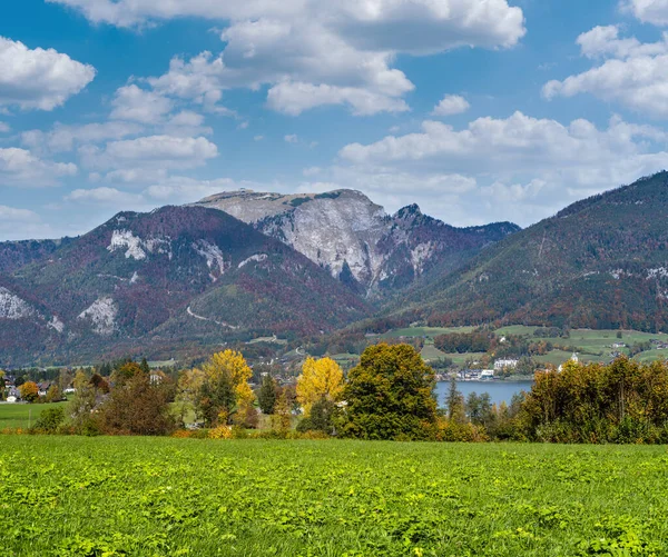 Pokojowy Jesienny Alpy Górskie Jezioro Widok Brzegu Jezioro Wolfgangsee Salzkammergut — Zdjęcie stockowe
