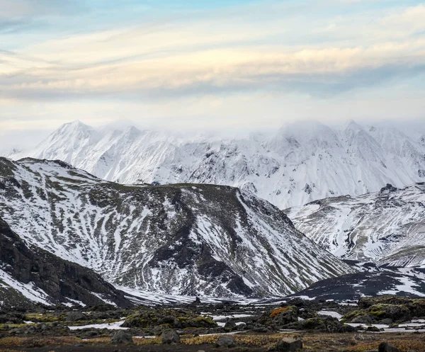 Coloridas Montañas Landmannalaugar Bajo Cubierta Nieve Otoño Islandia —  Fotos de Stock