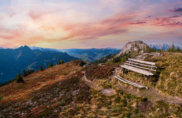Solig Idyllisk Höst Alpin Scen Fridfull Utsikt Över Alperna Från — Stockfoto