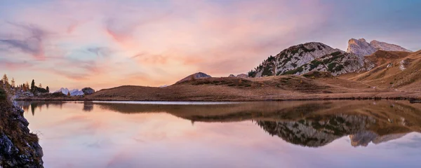 Frühmorgendlichen Herbst Alpinen Dolomiten Berglandschaft Ruhige Valparola Weg Und Blick — Stockfoto