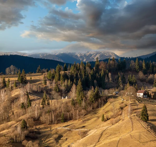 Ostatnie Dobre Dni Pogodowe Jesiennych Górach Spokojne Malownicze Ukraińskie Karpaty — Zdjęcie stockowe