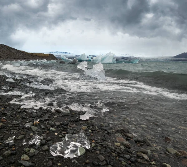 Παγωμένη Λίμνη Jokulsarlon Λιμνοθάλασσα Παγόβουνα Ισλανδία Βρίσκεται Κοντά Στην Άκρη — Φωτογραφία Αρχείου