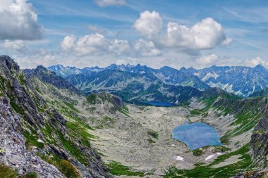 Tatra mountain, Polonya, swinica görünümünden mount eğimi vadi gasienicowa ve grup buzul göller