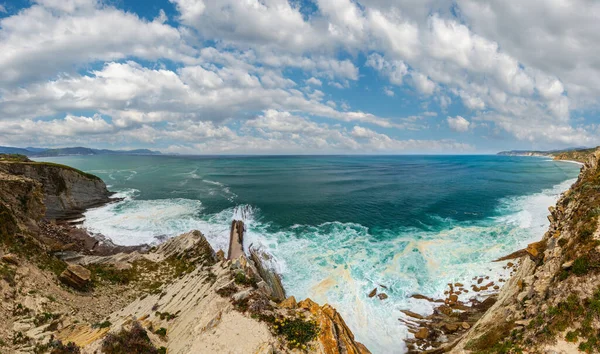 Summer Ocean Widok Wybrzeża Pobliżu Plaży Azkorri Lub Gorrondatxe Getxo — Zdjęcie stockowe