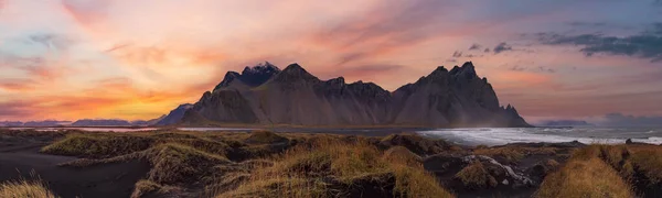 Sunrise Stokksnes Мыс Морской Пляж Вестрахорн Гора Исландия Удивительная Природа — стоковое фото