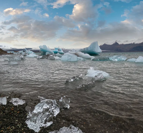 Lago Glacial Jokulsarlon Laguna Con Bloques Hielo Islandia Situado Cerca —  Fotos de Stock