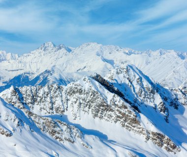 Sahne--dan kabin teleferik karlı rock üst (Tyrol, Avusturya).