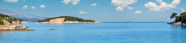 Güzel Ionian Sea Sabah Yaz Sahil Plaj Ksamil Arnavutluk Görüntüleyin — Stok fotoğraf