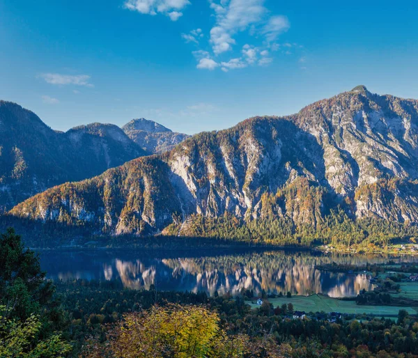 Idylické Ráno Barevný Podzimní Alpský Pohled Klidné Horské Jezero Průzračnou — Stock fotografie