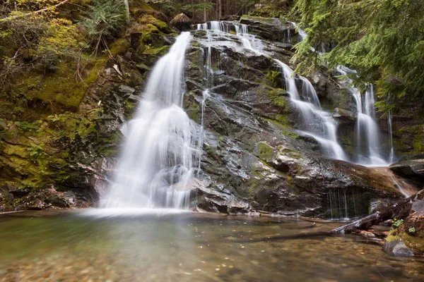 Peaceful waterfall — Stock Photo, Image