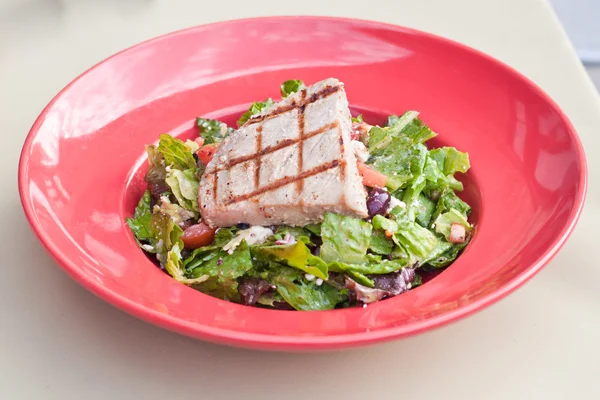 Yellow fin tuna salad — Stock Photo, Image