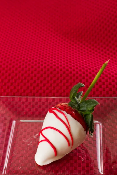 White chocolate covered strawberry — Stock Photo, Image