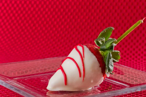 White chocolate covered strawberry — Stock Photo, Image