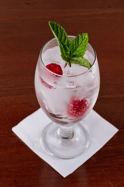 Raspberry mint water — Stock Photo, Image